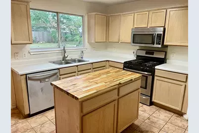 2009 Mimosa Cove, Round Rock, TX 78664 - Photo 2