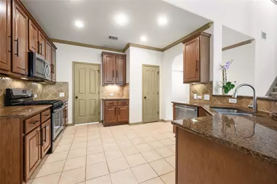 8608 Alophia Drive, Austin, TX 78739 - Photo 8
