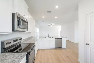 120 Paria Court, Jarrell, TX 76537 - Photo 4