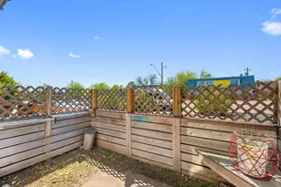 300 E Croslin St, Austin, TX 78752 - Photo 28