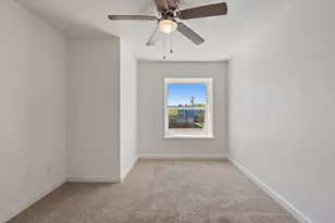 300 E Croslin St, Austin, TX 78752 - Photo 16