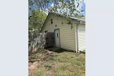 231 E Live Oak Street #B, La Grange, TX 78945 - Photo 1