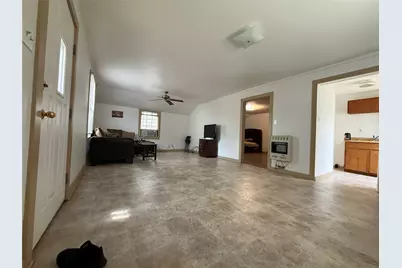 231 E Live Oak Street #B, La Grange, TX 78945 - Photo 2