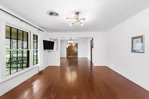 803 Peach St, Seguin, TX 78155 - Photo 4