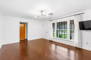 803 Peach St, Seguin, TX 78155 - Photo 6