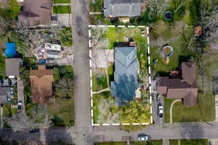 803 Peach St, Seguin, TX 78155 - Photo 36