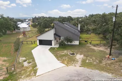 103 Hans Bell, Blanco, TX 78606 - Photo 2