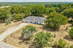 452 County Rd 3081, Lampasas, TX 76550 - Photo 1