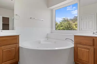 13125 Appaloosa Chase Drive, Austin, TX 78732 - Photo 10