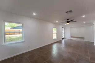 1307 Berkshire Dr, Austin, TX 78723 - Photo 14