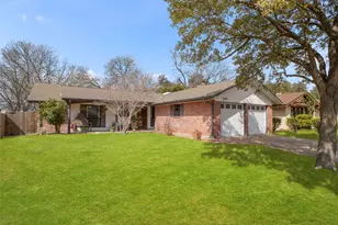 6510 Sunstrip Dr, Austin, TX 78745 - Photo 2