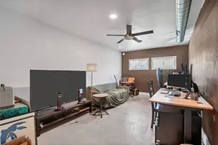 2001 Iroquois Ln, Austin, TX 78741 - Photo 32