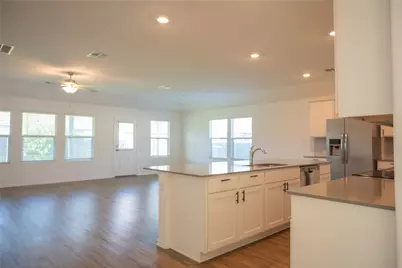 423 Bluejack Way, Hutto, TX 78634 - Photo 4