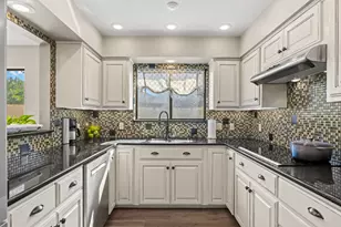 106 Acapulco Ct, Lakeway, TX 78734 - Photo 10