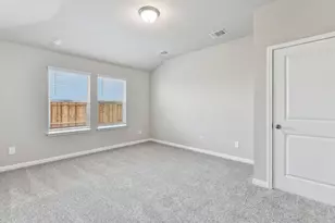 129 Sleep Holw, Jarrell, TX 76537 - Photo 6