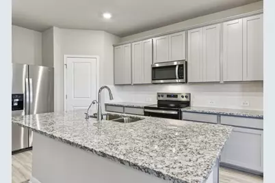 129 Sleep Hollow, Jarrell, TX 76537 - Photo 2