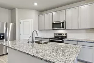 129 Sleep Holw, Jarrell, TX 76537 - Photo 2