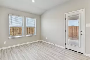 129 Sleep Holw, Jarrell, TX 76537 - Photo 4