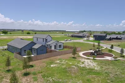 2017 Applewood Drive, Lockhart, TX 78644 - Photo 28