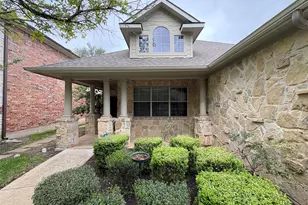 13121 Appaloosa Chase Dr, Austin, TX 78732 - Photo 2