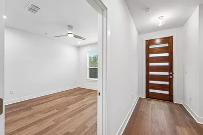 200 W 56th Street #2103, Austin, TX 78751 - Photo 6