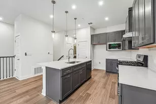 200 W 56th St, Austin, TX 78751 - Photo 6