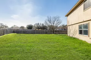 102 Erin Cove, Hutto, TX 78634 - Photo 4
