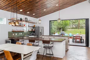 1109 Angelina St, Austin, TX 78702 - Photo 2