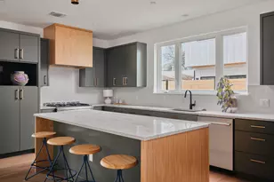 3019 Garwood St, Austin, TX 78702 - Photo 2