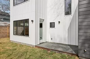 3019 Garwood St, Austin, TX 78702 - Photo 24