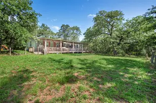 1231 Peach Creek Rd, Waelder, TX 78959 - Photo 2