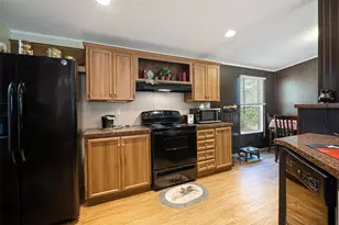 1231 Peach Creek Rd, Waelder, TX 78959 - Photo 14