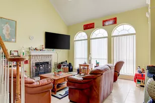 1605 Dapplegrey Ln, Austin, TX 78727 - Photo 4