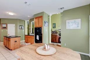 1605 Dapplegrey Ln, Austin, TX 78727 - Photo 10