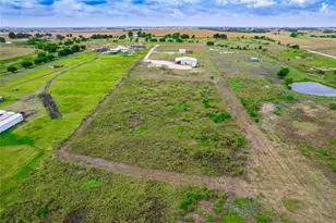1889 Co Rd 487, Taylor, TX 76574 - Photo 34