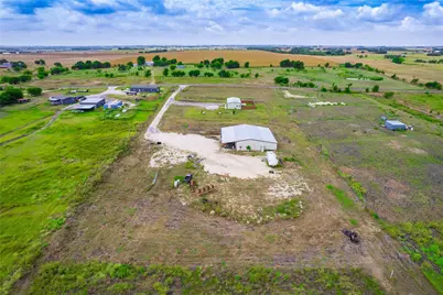 1889 County Road 487, Taylor, TX 76574 - Photo 32