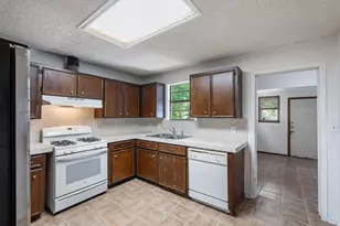 4616 E Cesar Chavez St, Austin, TX 78702 - Photo 14
