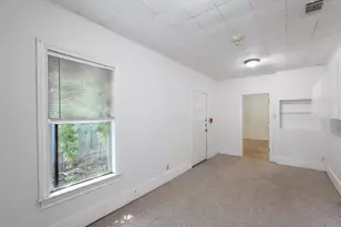 4616 E Cesar Chavez St, Austin, TX 78702 - Photo 6