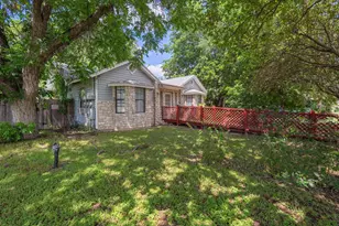 4616 E Cesar Chavez St, Austin, TX 78702 - Photo 2