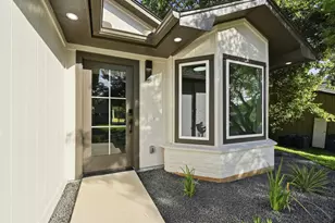 8102 Fort Sumter Rd, Austin, TX 78745 - Photo 4