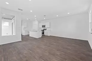 210 Constanza Trl, Bastrop, TX 78602 - Photo 4