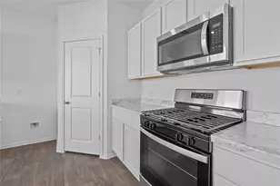 210 Constanza Trl, Bastrop, TX 78602 - Photo 10