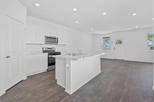 210 Constanza Trl, Bastrop, TX 78602 - Photo 6