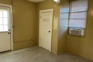 906 Haysel St, Bastrop, TX 78602 - Photo 8