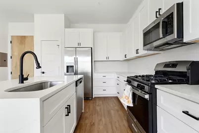 1811 Webberville Road #1305, Austin, TX 78721 - Photo 4