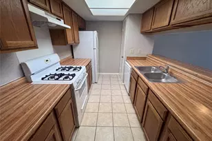 7825 Beauregard Cir, Austin, TX 78745 - Photo 6