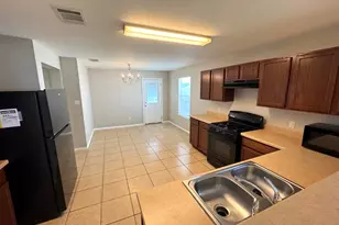 6733 Plains Crest Dr, Del Valle, TX 78617 - Photo 2