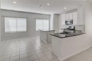 204 Oldbridge Dr, Hutto, TX 78634 - Photo 4