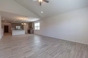 205 Falkland St, Hutto, TX 78634 - Photo 12