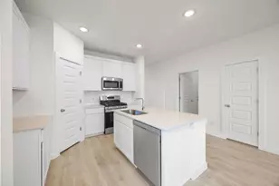 109 Mandeville Dr, Hutto, TX 78621 - Photo 10